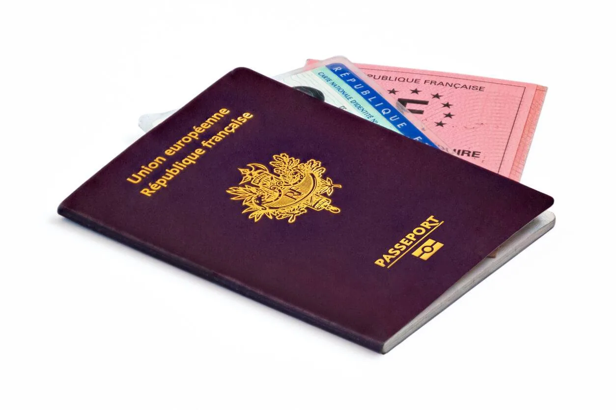 Passeport français, carte d'identité et permis de conduire